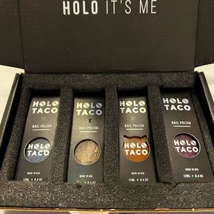 Holo it’s me nail polish